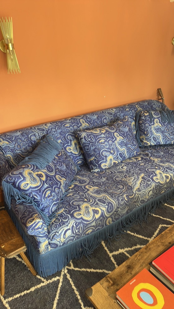 Image 1 of Sofa Geoffroy Van Hulle mit Vintage-Polsterung von Tony Duquette und Fransen von Jim Thompson