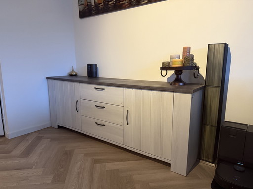 Sideboard und Vitrinenset - Budget Homestore