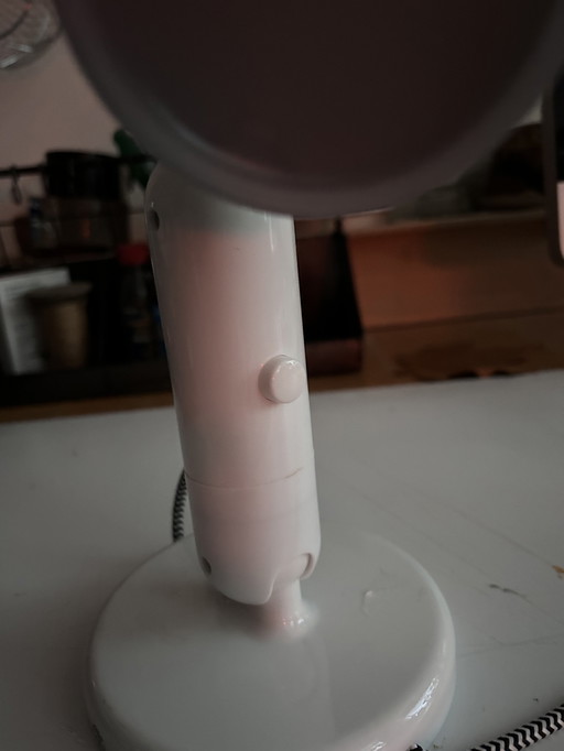 Die ikonische Ikea Krux Giraffenlampe