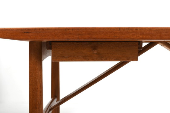 Image 1 of Feiner dänischer freistehender Schreibtisch aus Teak und Eiche 1960er Jahre