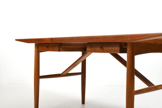 Image 1 of Feiner dänischer freistehender Schreibtisch aus Teak und Eiche 1960er Jahre