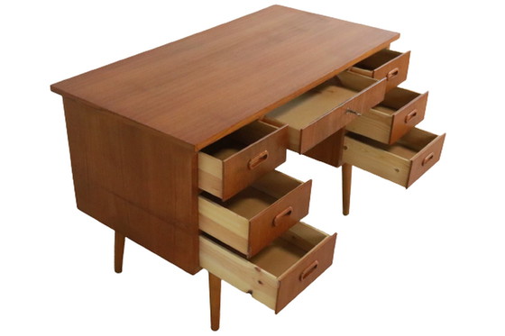 Image 1 of Vintage Schreibtisch aus schwedischem Teakholz