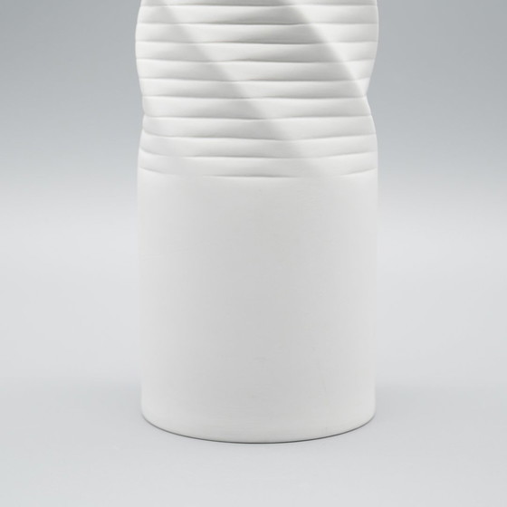 Image 1 of Hutschenreuther Biskuit Porzellan Vase Duo Fein Weiß Abstrakt Op-Art Relief Mcm