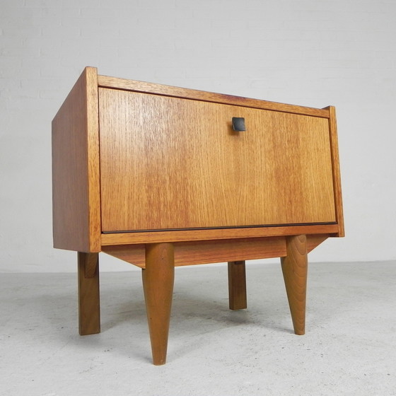 Image 1 of Nachttisch mit spitz zulaufenden Beinen, 1960er Jahre