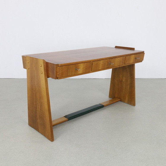 Image 1 of Schreibtisch aus Nussbaumholz mit Schubladen, 1960