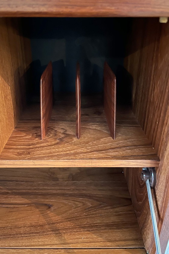 Image 1 of Poul Cadovius Wandsystem; 1 Schrank, 4 Stützen und 10 Fachböden