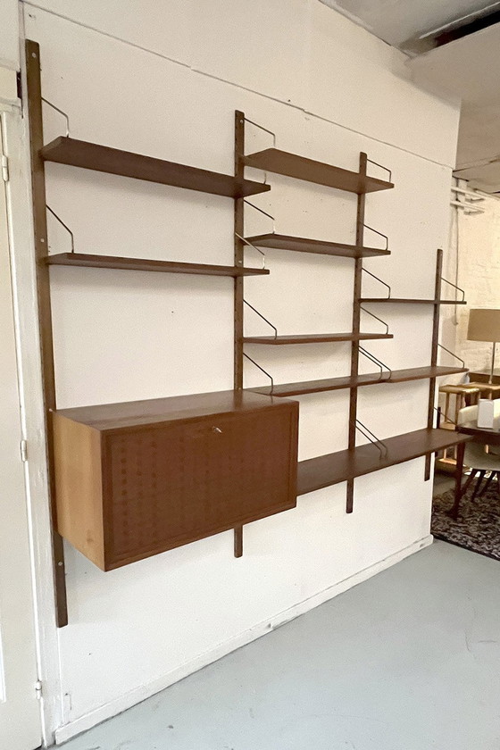 Image 1 of Poul Cadovius Wandsystem; 1 Schrank, 4 Stützen und 10 Fachböden