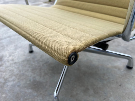 Image 1 of Vitra Eames Ea124 Lounge