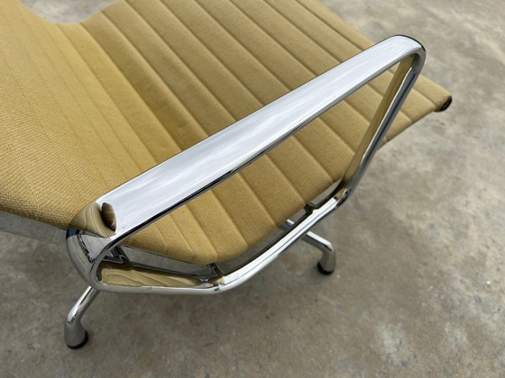 Image 1 of Vitra Eames Ea124 Lounge