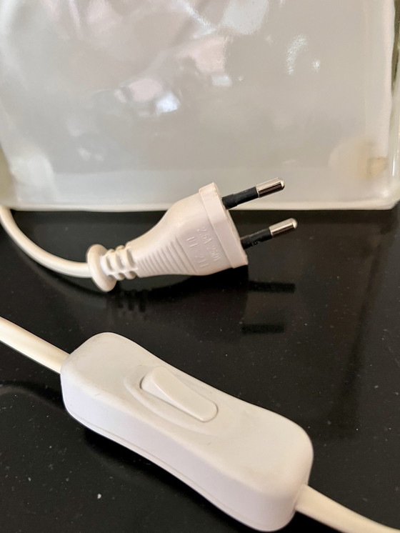 Image 1 of IKEA IVIKEN „Eiswürfel“-Tischleuchte – Vintage-Design der 90er Jahre