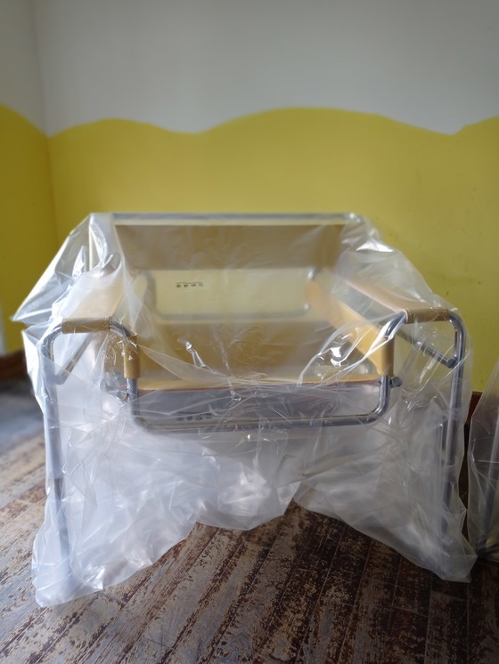 Image 1 of Knoll Wassily B3 2 New-Unused Amber Leder Sessel von Marcel Breuer