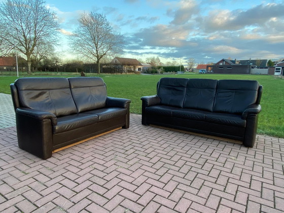 Image 1 of Schönes 3 + 2.5 Sitzer Braunes Echtleder Sofa Set