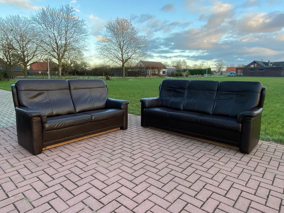 Image 1 of Schönes 3 + 2.5 Sitzer Braunes Echtleder Sofa Set