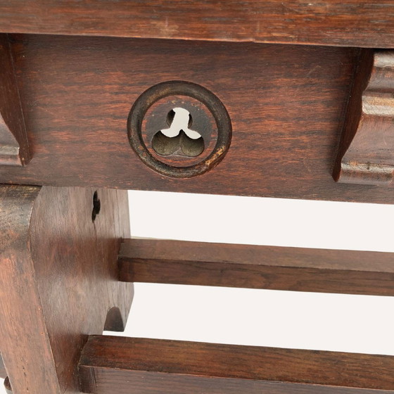 Image 1 of Mid-Century Spanisch Brutalist Neo Gothic Eiche Bank Beistelltisch oder Konsole