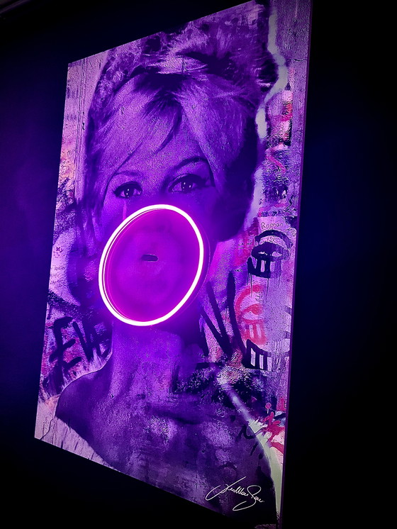 Image 1 of LedMansion Brigitte Bardot Bubblegum V.2. PopArt- Kunst LED-Lampe