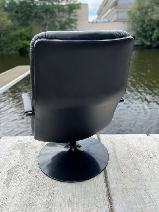 Image 1 of Artifort F156 Faulteuil mit Hocker