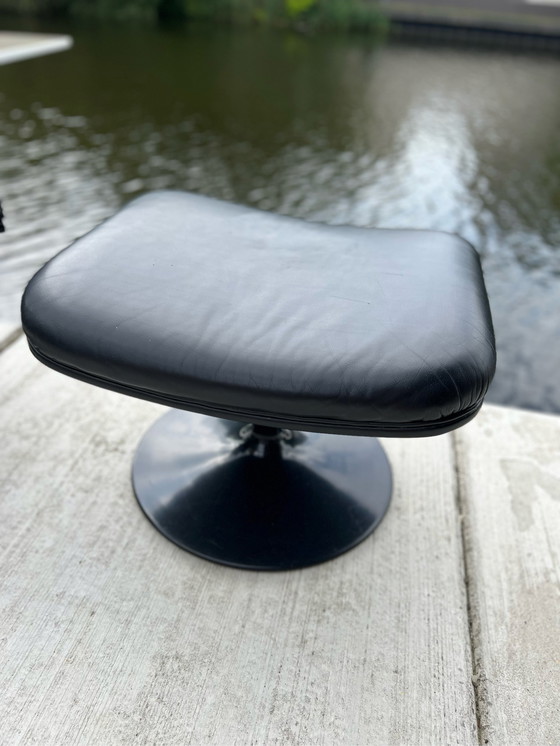 Image 1 of Artifort F156 Faulteuil mit Hocker