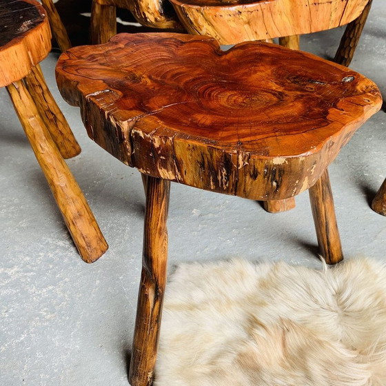 Image 1 of Set aus 7 Vintage-Holzhockern mit Couchtisch