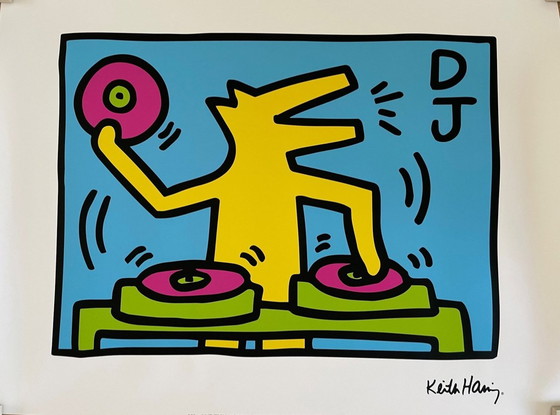 Image 1 of Keith Haring (1958-1990), Ohne Titel (Dj), 1983, lizenziert von Artestar Ny, gedruckt im Vereinigten Königreich.