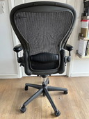 Herman Miller Bürostuhl Modell Aeron Graphit