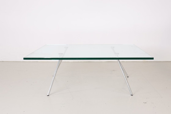 Image 1 of Maupertuus-Couchtisch