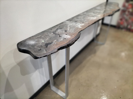 Image 1 of Signierte Design-Konsole