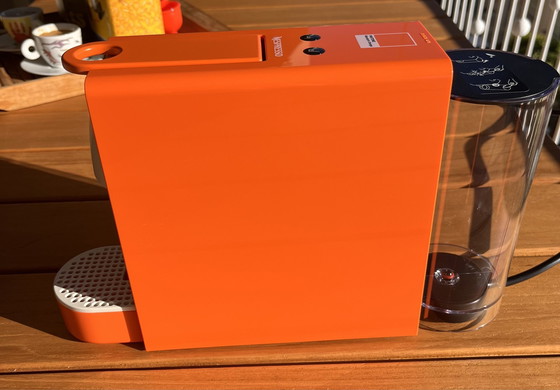 Image 1 of Nespresso X Pantone Essenza Mini Kaffeemaschine nie benutzt