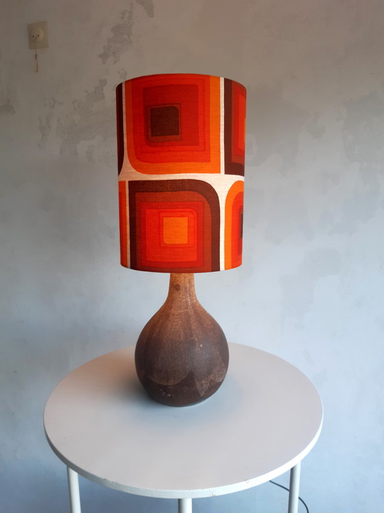 Image 1 of Vintage-Keramik-Lampenfuß mit neuem handgefertigtem Lampenschirm aus originalem Vintage-Stoff