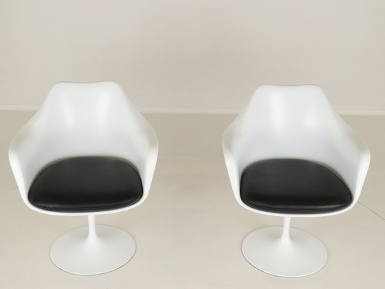 Image 1 of Tulip Arm Chairs von Eero Saarinen 1960S