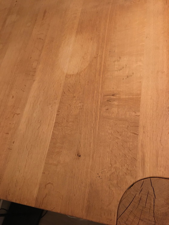 Image 1 of Robuster Holztisch