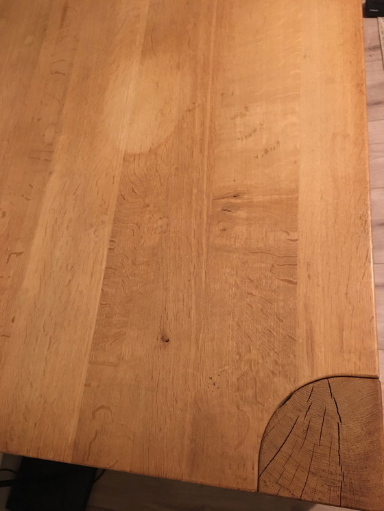 Image 1 of Robuster Holztisch