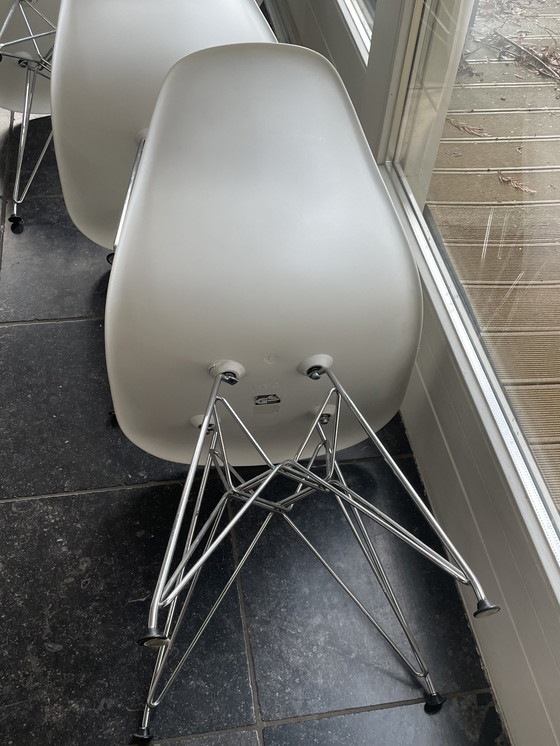 Image 1 of Vitra Eames Chair Dsr