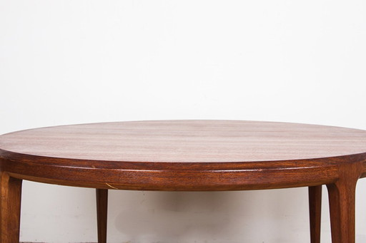 Großer runder Dänischer Couchtisch aus Teakholz Modell 283 Von Johannes Andersen Für Cfc Silkeborg 1960.