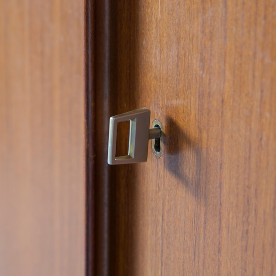 Image 1 of Kleiderschrank aus der Mitte des Jahrhunderts