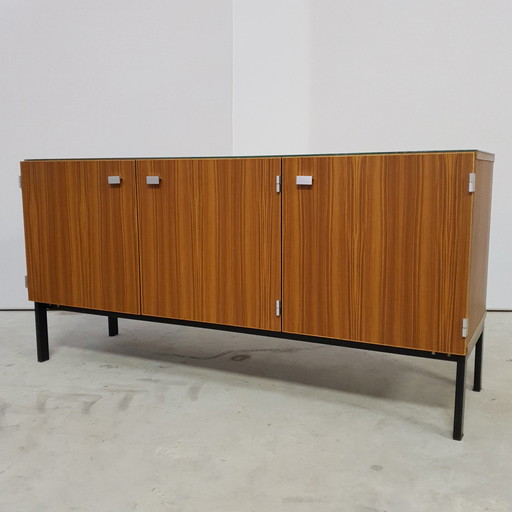 Sideboard aus der Mitte des Jahrhunderts