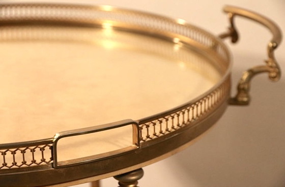 Image 1 of Aldo Tura Barwagen Servierwagen für Spirituosen aus Messing , cremefarbenem Vellum-Ziegenleder