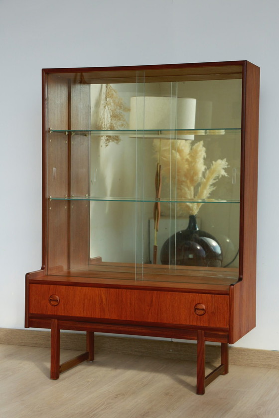 Image 1 of Skandinavisches Bücherregal/Vitrine - Turnidge Of London