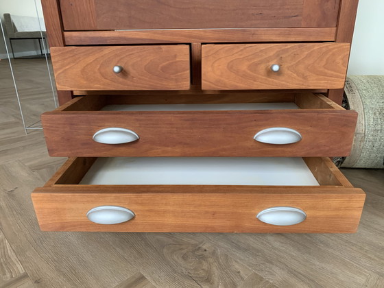 Image 1 of Vintage Vitrine aus Kirschholz