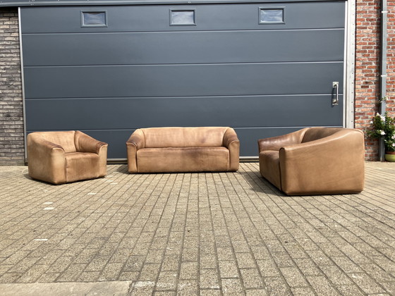 Image 1 of De Sede Ds47 3Sitz, 2Sitz, 1Sitz Büffelleder 5Mm Hals Cognac