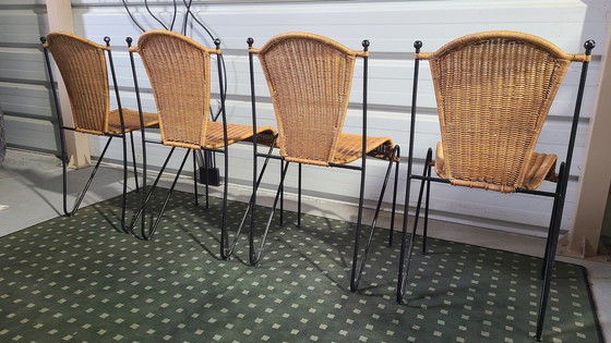 Image 1 of 4 Mid Century Stuhl aus Rattan und Stahldraht