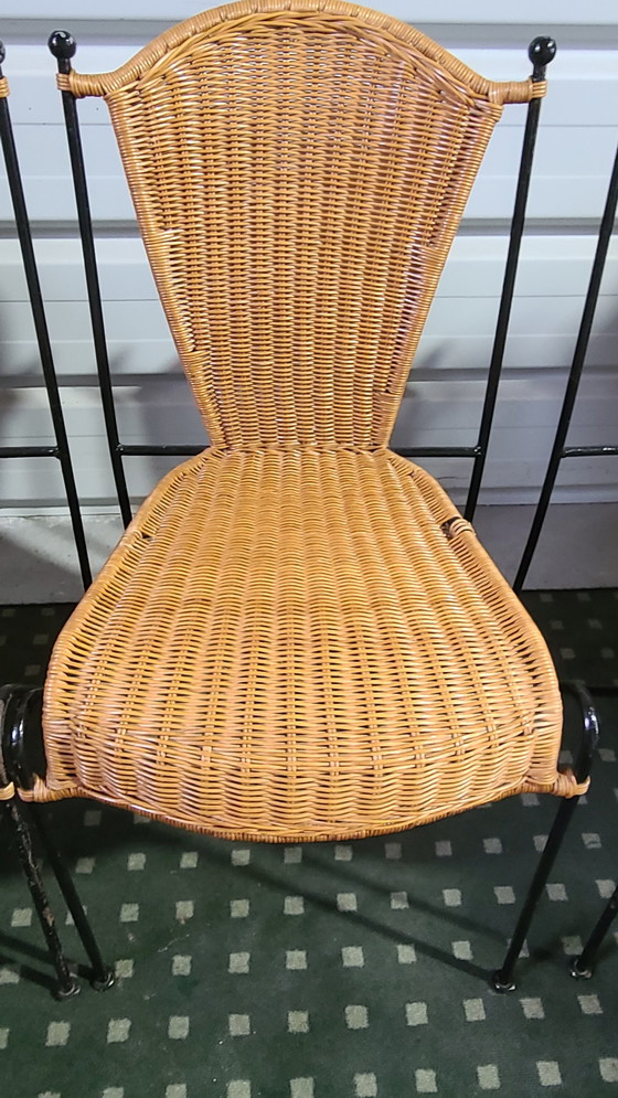 Image 1 of 4 Mid Century Stuhl aus Rattan und Stahldraht