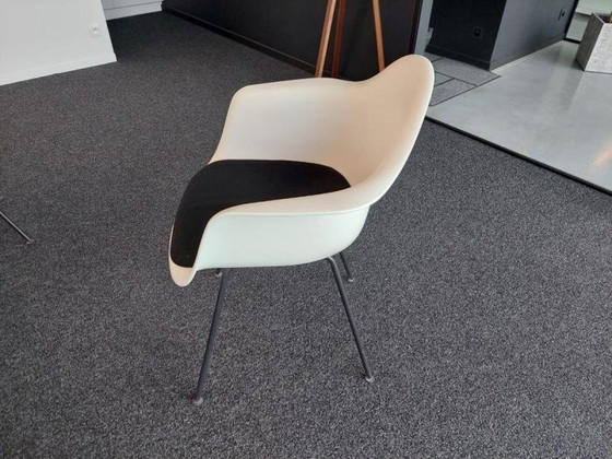 Image 1 of 6 X Vitra Aemes Dax Stuhl mit Kissen