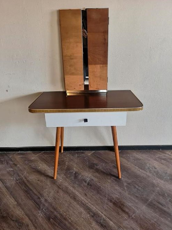 Image 1 of Vintage Schminktisch