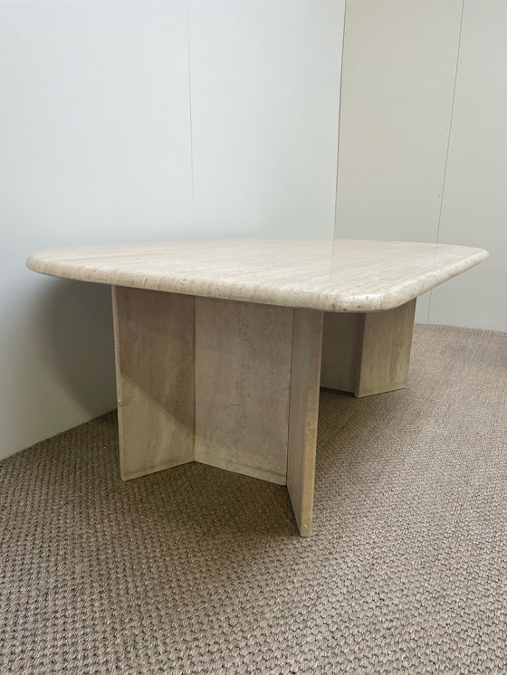 Image 1 of Couchtisch aus italienischem Travertin