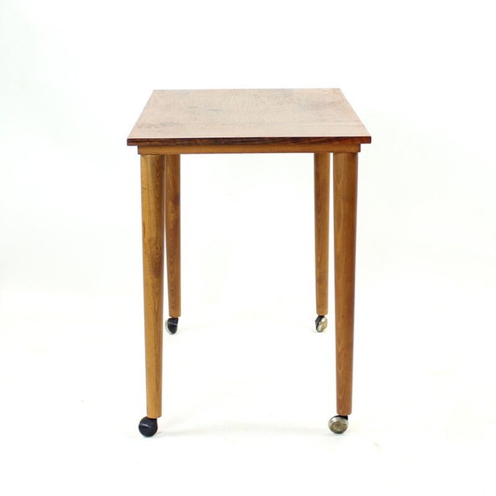 Image 1 of Vintage Couchtisch auf Rädern aus Teakholz, Tschechoslowakei 1970er Jahre