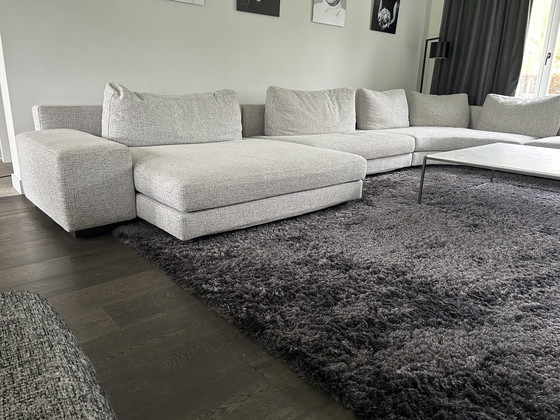 Image 1 of Minotti Daniels Sitz