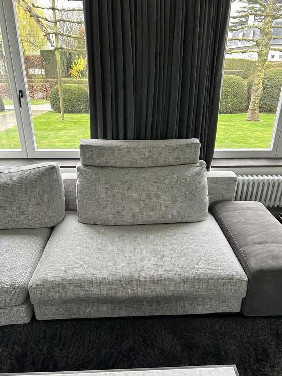 Image 1 of Minotti Daniels Sitz