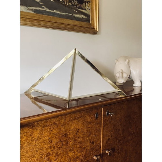 Image 1 of Pyramidenförmige Tischlampe aus Goldmessing von Christos, Italien 1970