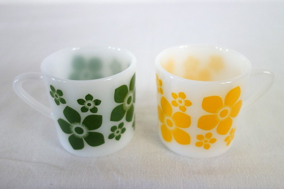 Image 1 of 8 Kaffeetassen Blumendekor Arcopal 1970er Jahre