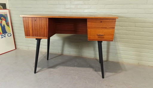 Mid Century Pin Legs Schreibtisch